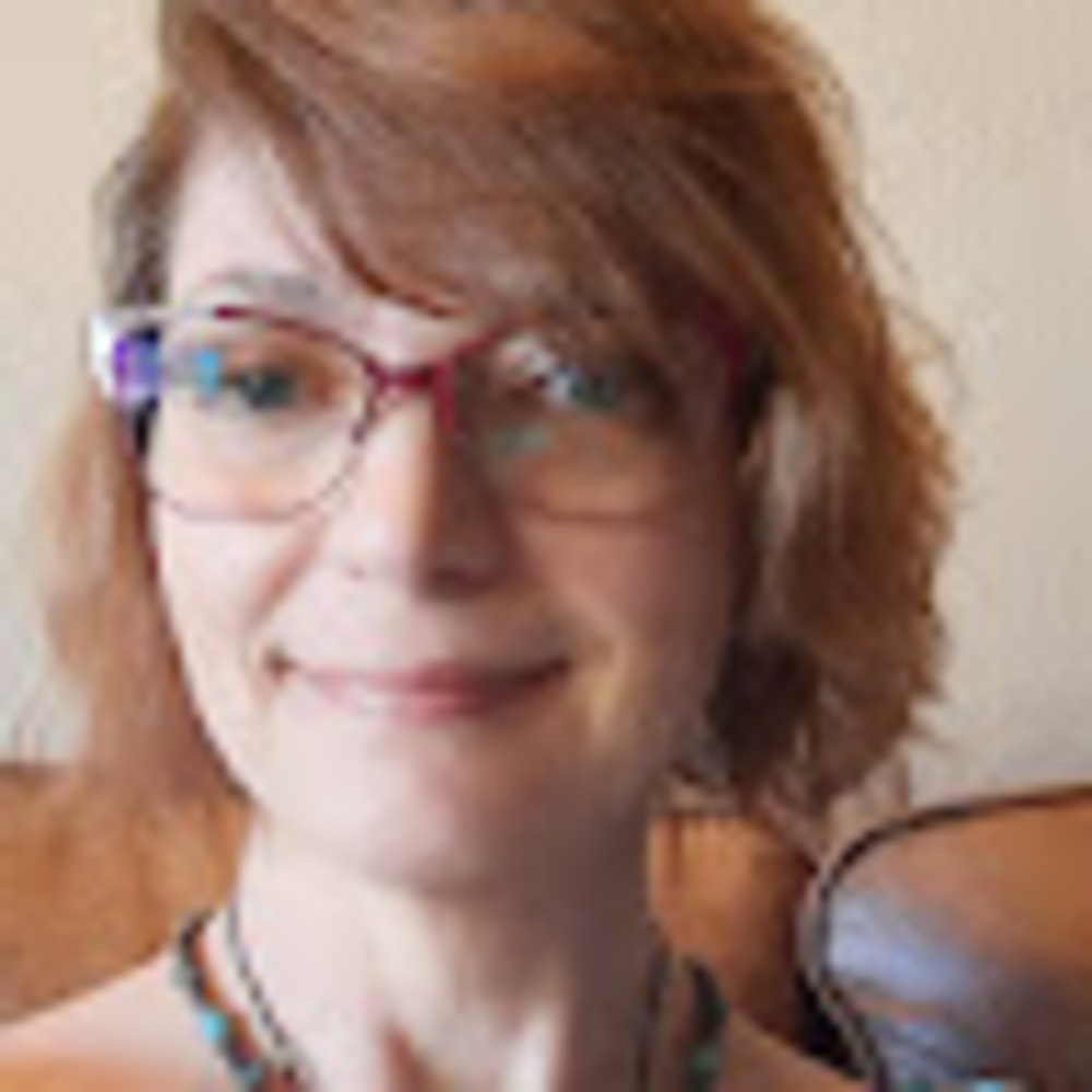 Meet your Posher, Cynthia